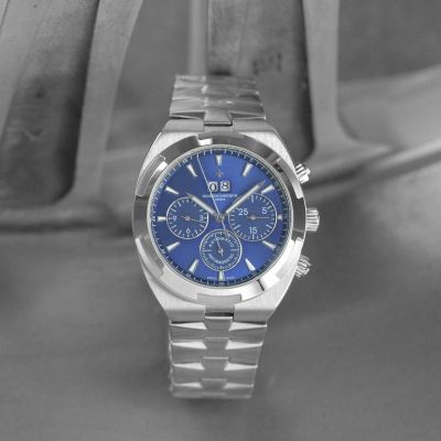 Copy Vacheron Constantin Overseas Blue Chronograph Calendar Dial 42MM Men Watch